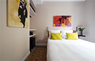 Photo 2 - numa | Roca Rooms & Apartments