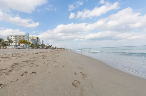 Photo 24 - 737 City View Studio on the Hollywood Beach Boardwalk