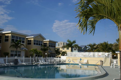 Photo 28 - Barefoot Beach Resort