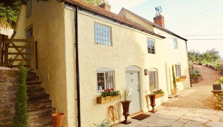 Photo 1 - Impeccable 3-bed 17th Century Luxury Cottage