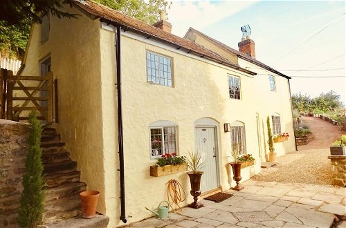 Photo 1 - Impeccable 3-bed 17th Century Luxury Cottage