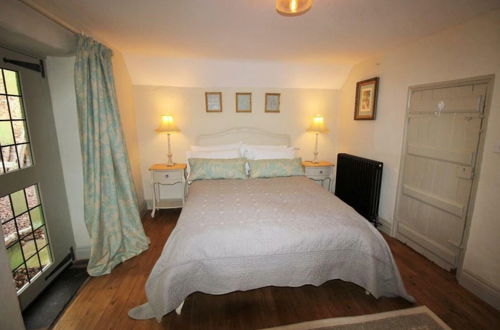 Photo 4 - Impeccable 3-bed 17th Century Luxury Cottage