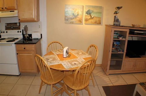 Photo 6 - Pet Friendly, 2 Bed, Pool, Tennis Court - Pelican Inlet B214