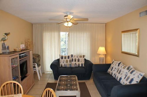 Photo 9 - Pet Friendly, 2 Bed, Pool, Tennis Court - Pelican Inlet B214