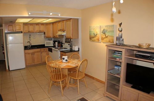 Photo 7 - Pet Friendly, 2 Bed, Pool, Tennis Court - Pelican Inlet B214