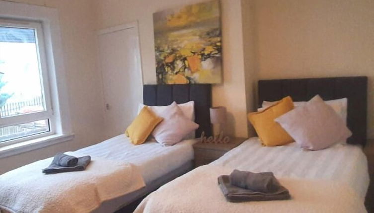 Photo 1 - Two Bedroom Apartment by Klass Living Serviced Accommodation Airdrie - Nicol Apartment With WiFi & Parking