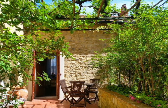 Romantic Getaway With Views - Photo 16