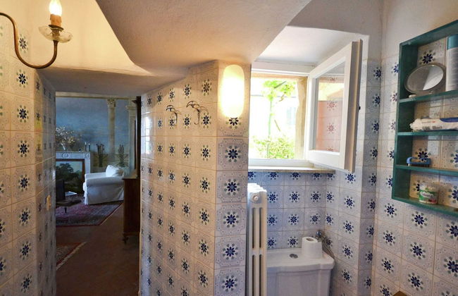 Romantic Getaway With Views - Photo 9