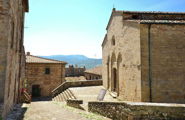 Romantic Getaway With Views - Photo 14