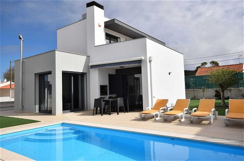 Photo 23 - Lavish Villa in Foz do Arelho With Private Pool