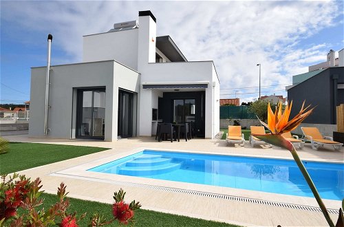 Photo 25 - Lavish Villa in Foz do Arelho With Private Pool