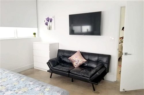 Foto 2 - Apartment With one Bedroom in Miami Beach, With Enclosed Garden and Wifi - Near the Beach