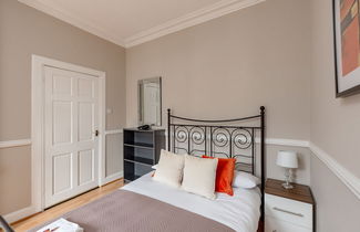 Photo 2 - Silver Lining - St Leonard St Apartment