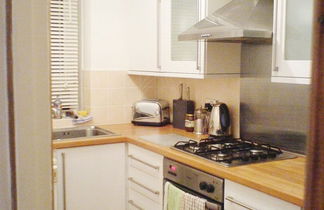 Photo 3 - Stylish 2 Bed Between Camden Town & Primrose Hill