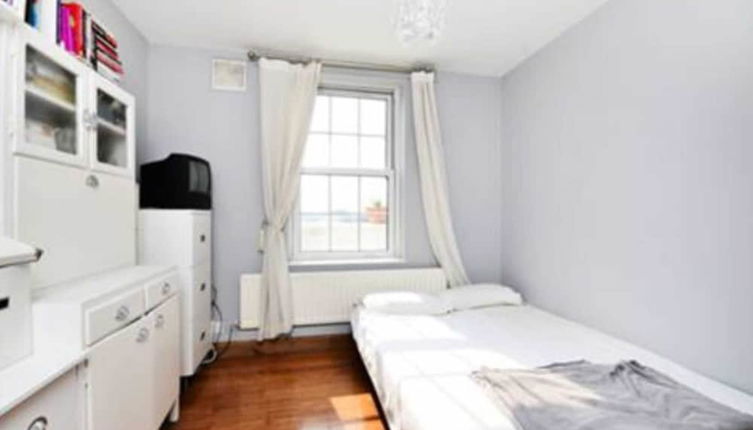 Photo 1 - Stylish 2 Bed Between Camden Town & Primrose Hill