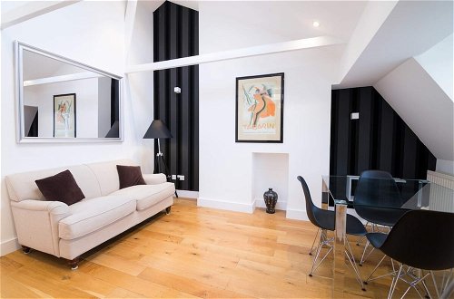 Photo 8 - Contemporary 1 Bedroom Flat in Fulham near The Thames