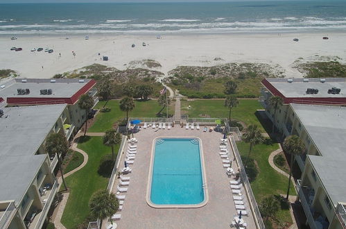 Photo 18 - Ocean View 2 Bed, 2 Bath, Steps to the Beach - Spanish Trace 240