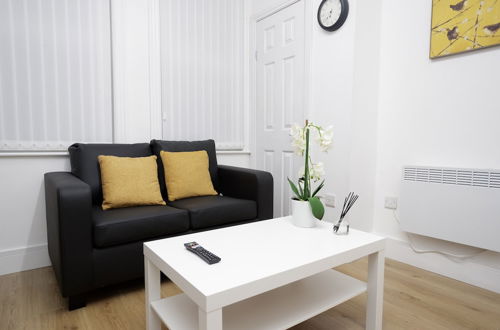 Photo 76 - Kirkstall Serviced Apartments Leeds