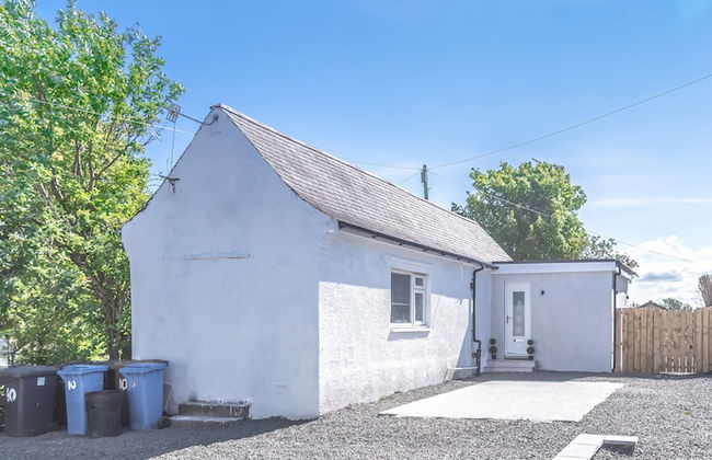 Lovely 1-bed Cottage in Kelty With Hot Tub - Photo 18