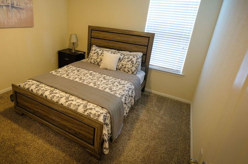 Photo 5 - 6Bdrm 2.5Bath 10Beds - Rosenberg