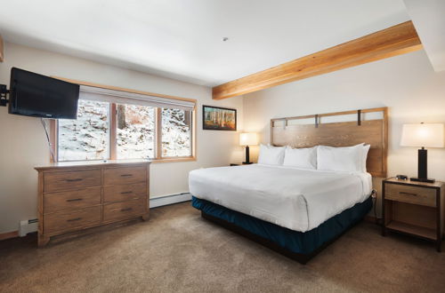 Photo 11 - Gold Point Resort Breckenridge by Vacatia