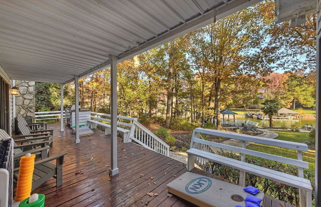 Lakefront Home Private Dock, Tiki Bar, Firepit Shore to Please by Avantstay - Foto 11