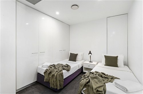 Photo 36 - 1Bed Ocean - Circle on Cavill - Wow Stay