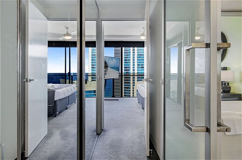 Photo 13 - 1Bed Ocean - Circle on Cavill - Wow Stay