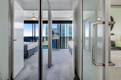 Photo 13 - 1Bed Ocean - Circle on Cavill - Wow Stay