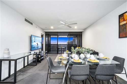 Photo 16 - 1Bed Ocean - Circle on Cavill - Wow Stay
