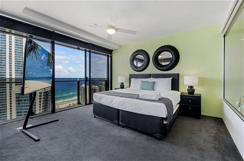 Photo 12 - 1Bed Ocean - Circle on Cavill - Wow Stay