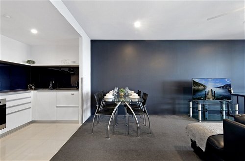 Photo 25 - 1Bed Ocean - Circle on Cavill - Wow Stay
