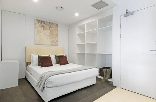 Photo 10 - 1Bed Ocean - Circle on Cavill - Wow Stay