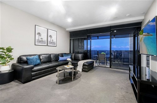 Photo 54 - 1Bed Ocean - Circle on Cavill - Wow Stay