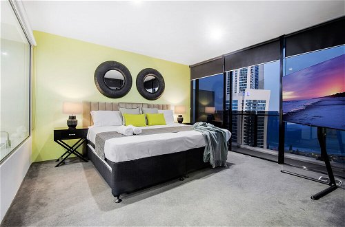 Photo 5 - 1Bed Ocean - Circle on Cavill - Wow Stay