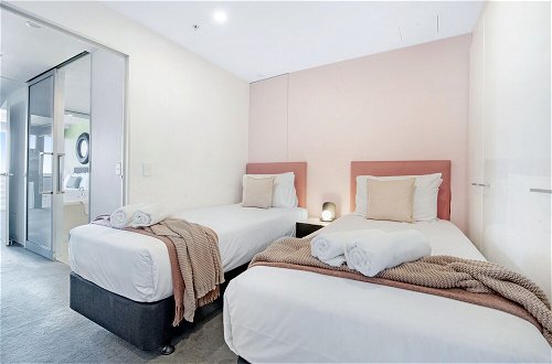 Photo 60 - 1Bed Ocean - Circle on Cavill - Wow Stay
