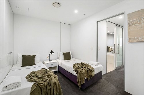 Photo 37 - 1Bed Ocean - Circle on Cavill - Wow Stay