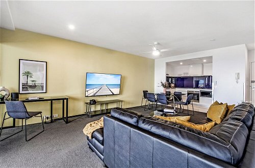 Photo 47 - 1Bed Ocean - Circle on Cavill - Wow Stay