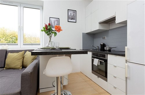 Photo 7 - Elegant & Homely Apartment by Renters
