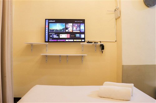 Foto 5 - Minimalist And Comfy Studio Apartment At Grand Asia Afrika