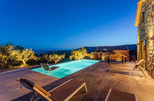 Photo 8 - Gerakada Luxury-horizon Villa With Private Pool