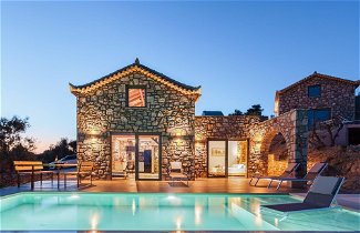 Foto 3 - Gerakada Luxury-horizon Villa With Private Pool