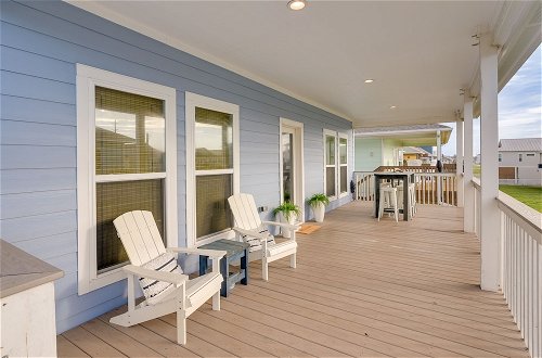 Photo 10 - Galveston Home w/ Pool Access, Walk to Beaches