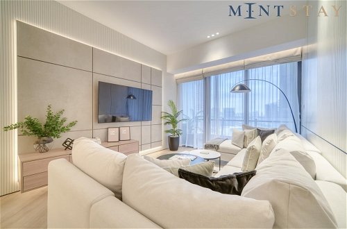 Photo 1 - Exclusive 2BR Apt With Superb Balcony Marina Views