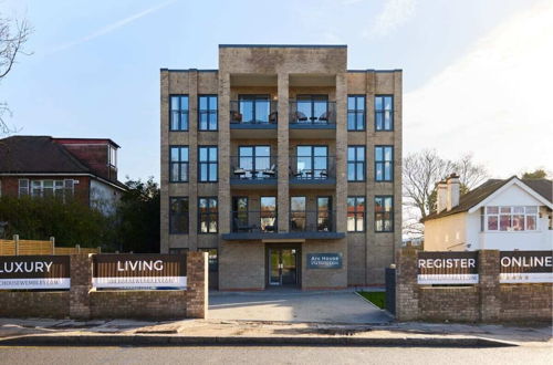 Photo 31 - The Wembley Park Corner - Classy 2bdr Flat With Balcony