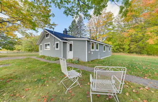 Foto 1 - Cozy Harbor Springs Vacation Rental, 13 Mi to Town