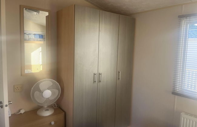 2 Bedroom Pet Free Caravan and Decking Free Wifi - Foto 3