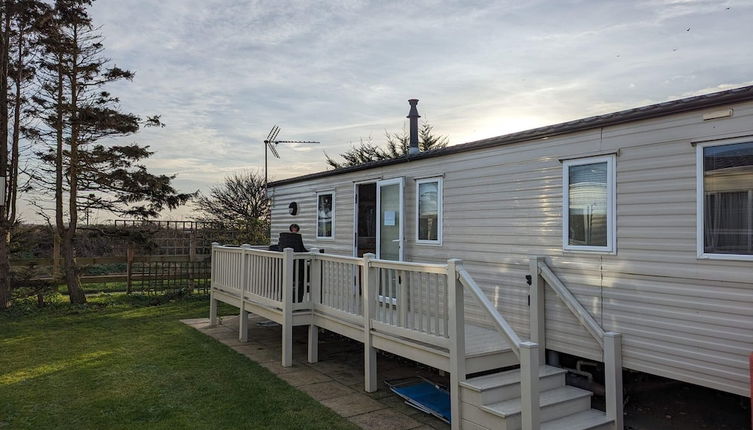 Photo 1 - 2 Bedroom Pet Free Caravan and Decking Free Wifi