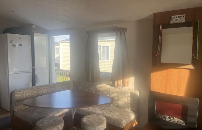 2 Bedroom Pet Free Caravan and Decking Free Wifi - Foto 10