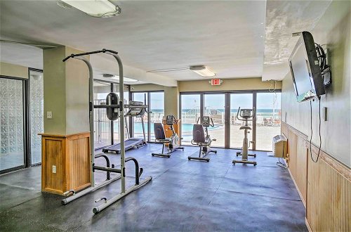 Foto 21 - Breezy Daytona Beach Studio w/ Balcony & Views
